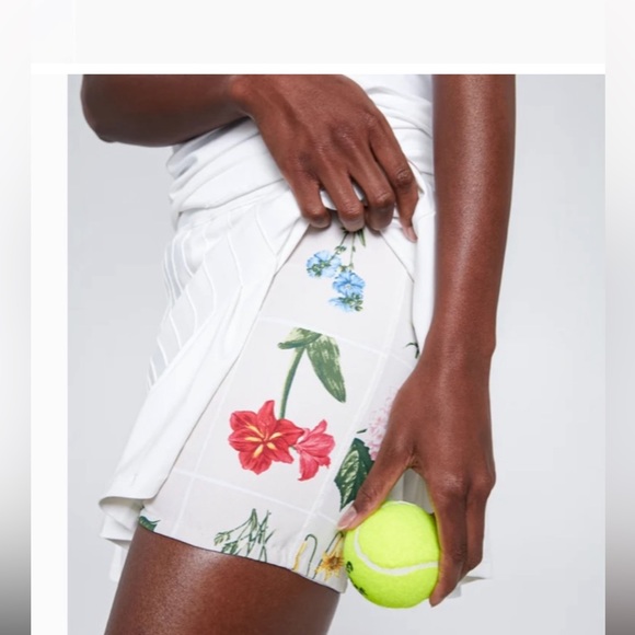 NO OFFER NEW Tuckernuck Sport white & Fresh Buds pleated sports  size XS - Picture 4 of 15